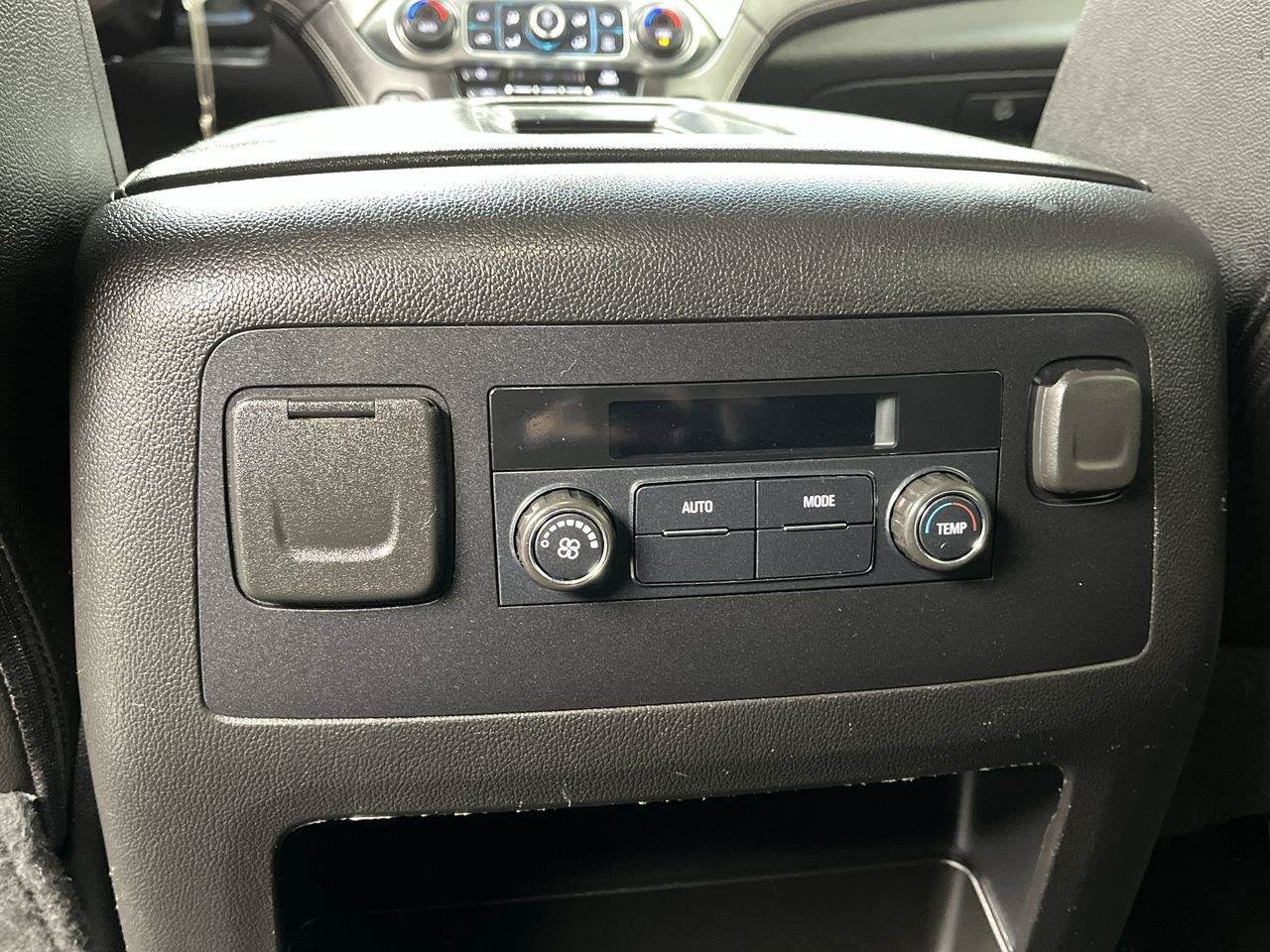 Used 2020 Chevrolet Suburban LT AWD/4WD image 11