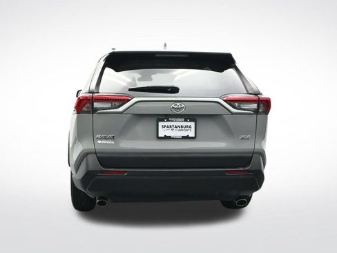 Used 2021 Toyota RAV4 XLE FWD image 8