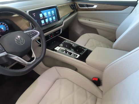 New 2026 Volkswagen Atlas SE FWD image 21