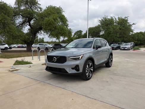 New 2026 Volvo XC40 B5 Ultra w/ Protection Package Premier AWD/4WD image 2