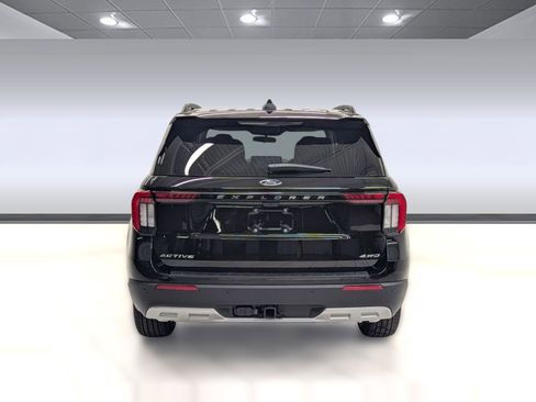 New 2026 Ford Explorer Active w/ Active Comfort Package image 8