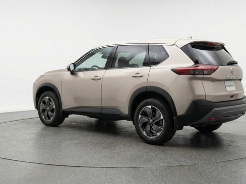 Used 2025 Nissan Rogue SV image 6