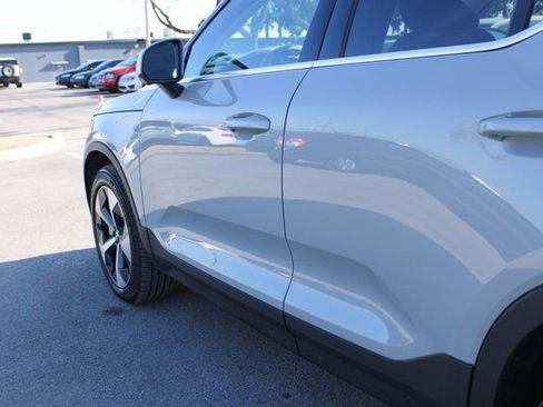 Used 2025 Volvo XC40 B5 Plus image 49