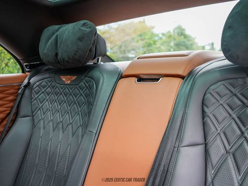 Used 2022 Bentley Flying Spur Plug-In Hybrid image 55