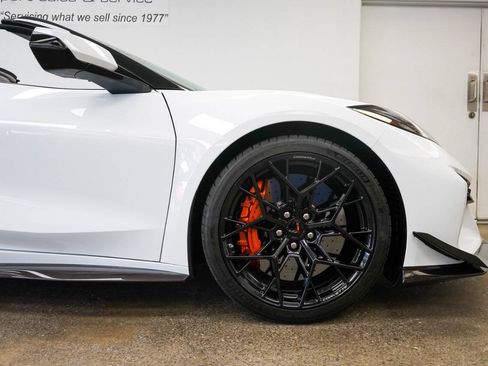 Used 2026 Chevrolet Corvette ZR1 w/ ZR1 Carbon Fiber Aero Package RWD image 32