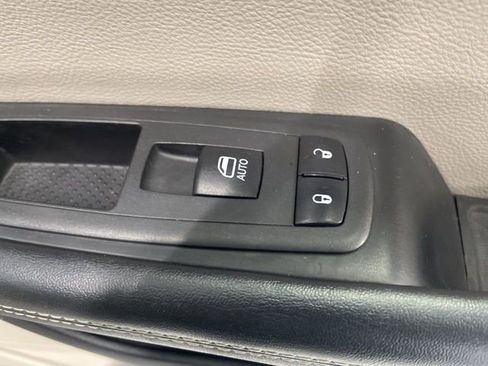 Used 2021 Chrysler Pacifica Limited w/ Premium & Safety Sphere Group AWD/4WD image 33