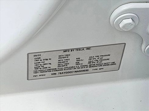 Used 2022 Tesla Model Y Long Range AWD/4WD image 25