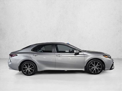 Used 2023 Toyota Camry SE FWD image 4