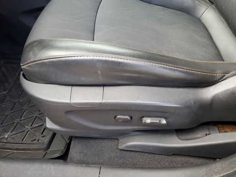 Used 2017 Chevrolet Trax LT w/ LT Convenience Package image 6