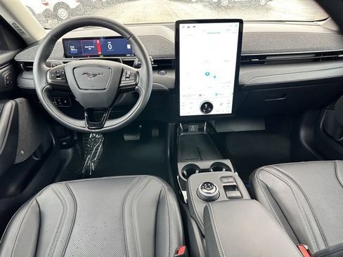 Used 2024 Ford Mustang Mach-E Premium image 9