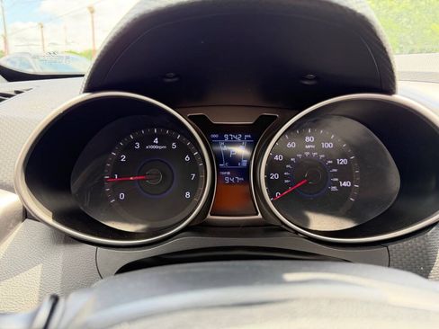 Used 2016 Hyundai Veloster w/ Option Group 02 FWD image 13