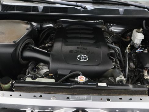 Used 2021 Toyota Tundra SR5 w/ SR5 Upgrade Package AWD/4WD image 38