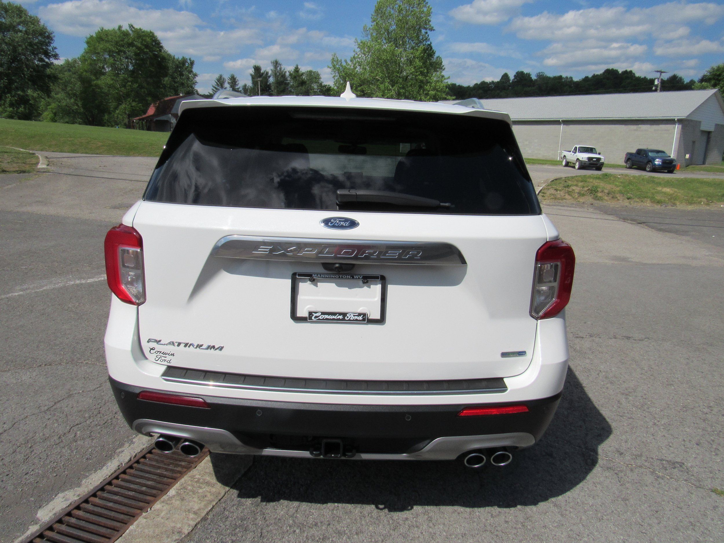 Used 2020 Ford Explorer Platinum w/ Premium Technology Package AWD/4WD image 7