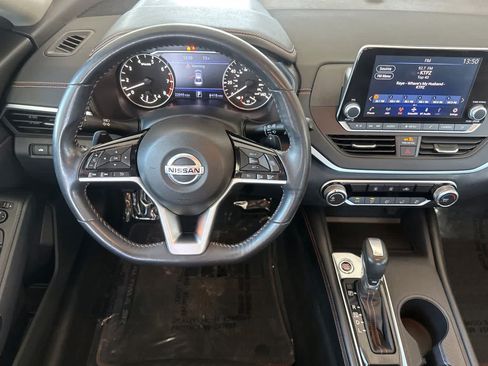 Used 2021 Nissan Altima 2.5 SR FWD image 14