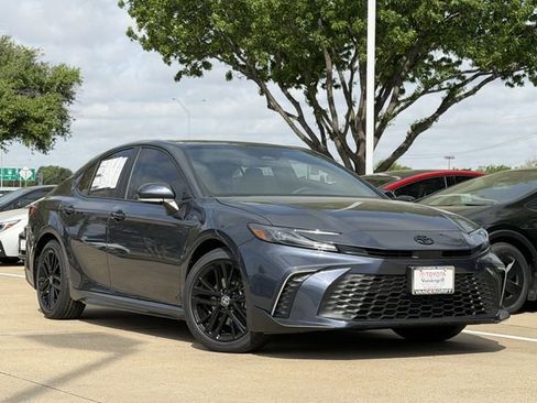 New 2026 Toyota Camry SE FWD image 2