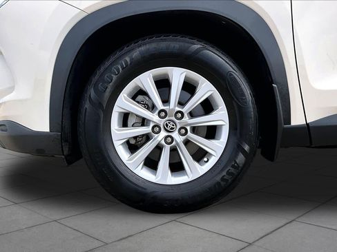 Used 2024 Toyota Grand Highlander FWD image 11