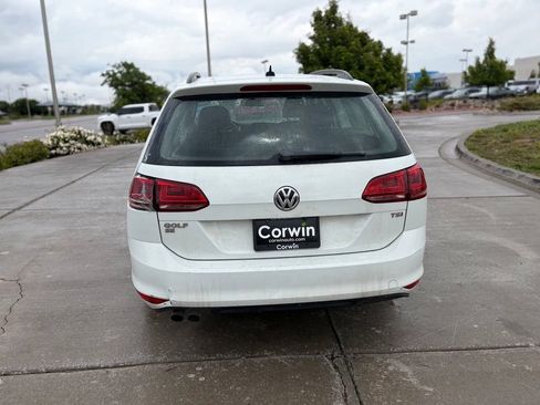 Used 2017 Volkswagen Golf SportWagen FWD image 8