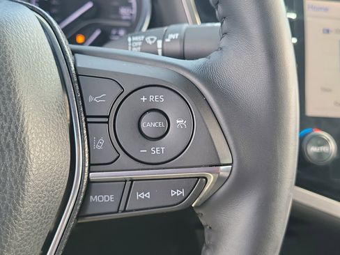 Used 2020 Toyota Camry XLE image 29