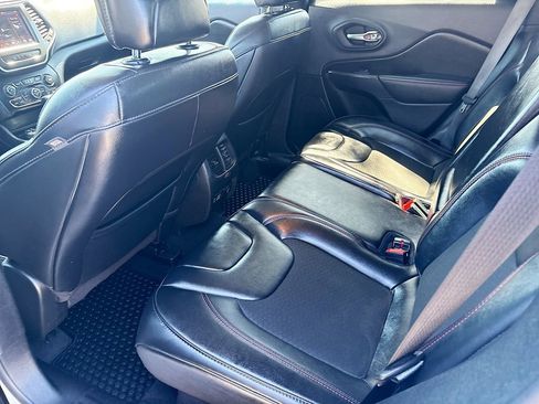 Used 2021 Jeep Cherokee Trailhawk image 23