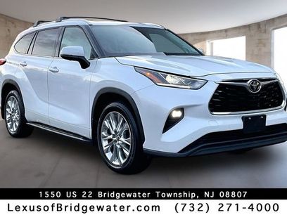 Used 2023 Toyota Highlander Limited
