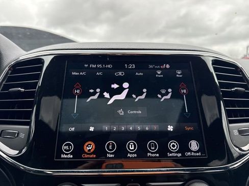 Used 2021 Jeep Grand Cherokee Limited w/ Trailer Tow Group IV image 27