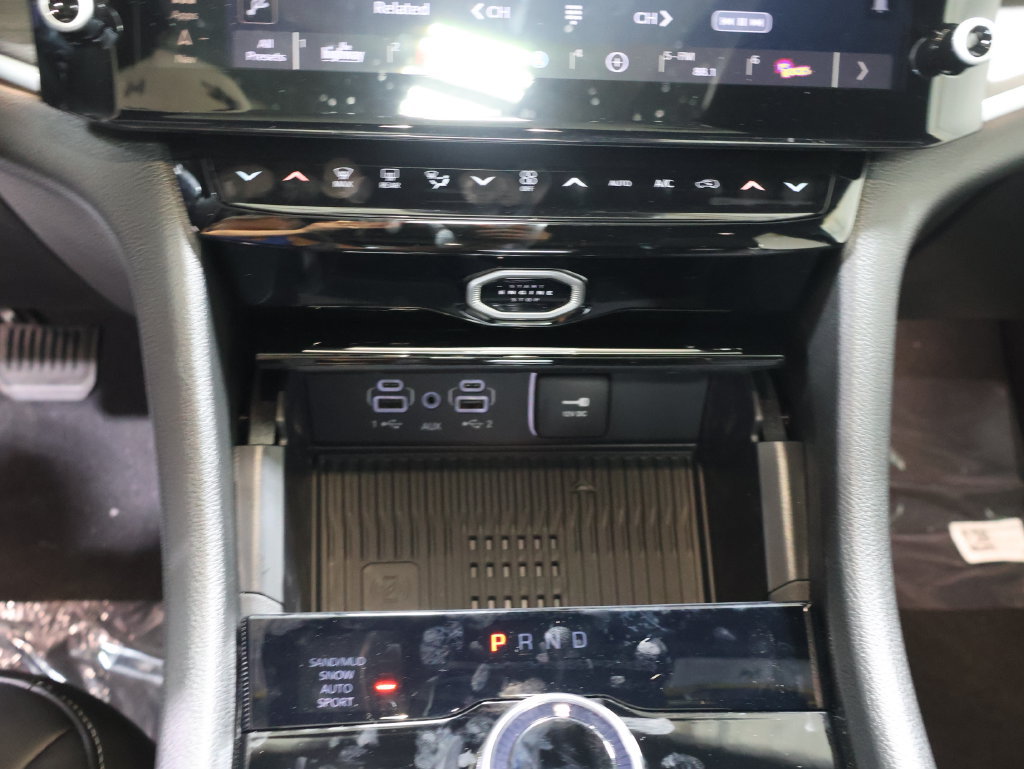 New 2027 Jeep Grand Cherokee Limited AWD/4WD image 22