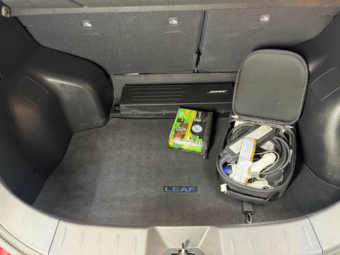 Used 2017 Nissan Leaf SL w/ Premium Package image 28