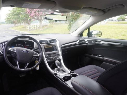 Used 2016 Ford Fusion SE AWD/4WD image 15
