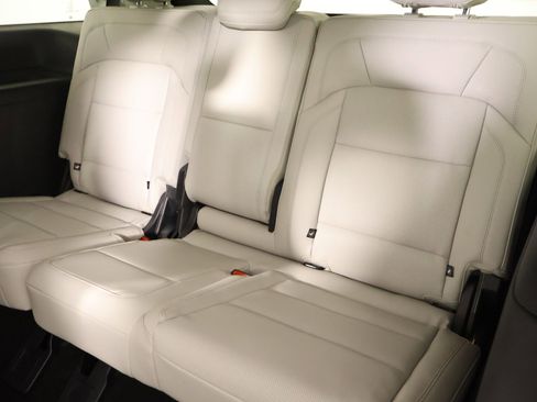 New 2026 Lincoln Navigator Premiere AWD/4WD image 13