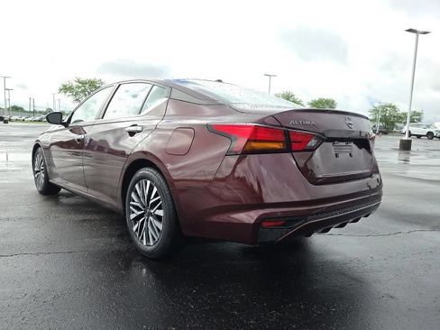 Used 2024 Nissan Altima 2.5 SV FWD image 6
