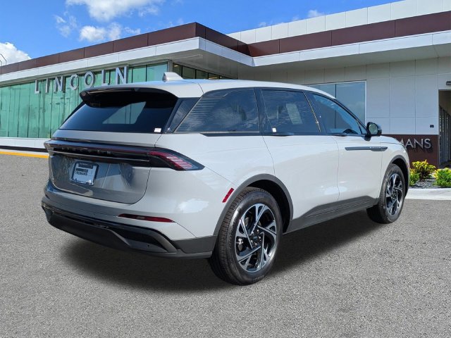 New 2026 Lincoln Nautilus Premier w/ Jet Appearance Package AWD/4WD image 4