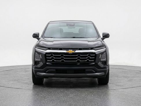 Used 2025 Chevrolet Equinox LT FWD image 2
