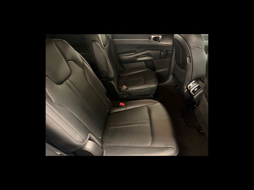 Used 2025 Kia Sorento EX AWD/4WD image 19
