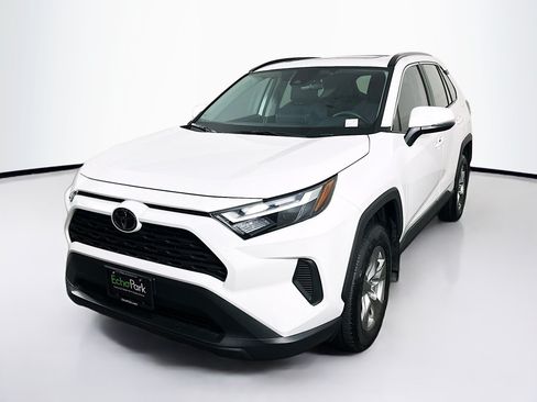 Used 2025 Toyota RAV4 XLE w/ Convenience Package FWD image 3