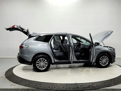 Used 2024 Buick Enclave Premium image 16