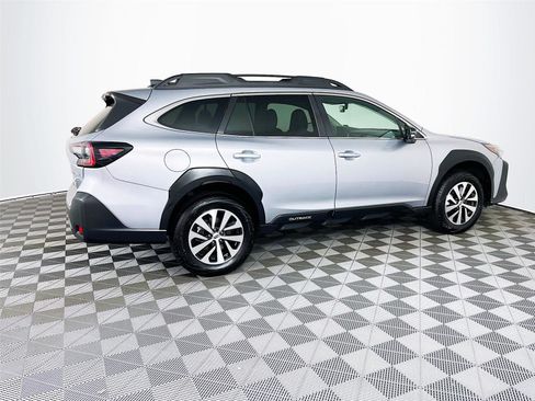 Certified 2025 Subaru Outback Premium AWD/4WD image 10