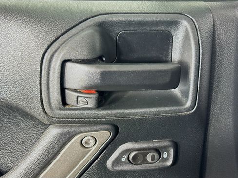 Used 2017 Jeep Wrangler Unlimited Sport image 22