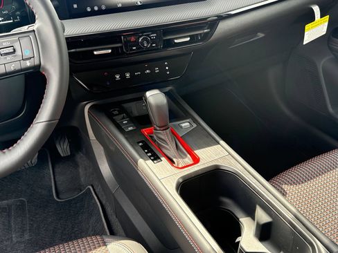 Certified 2026 Nissan Kicks SR FWD image 20