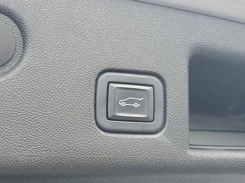 Certified 2022 Chevrolet Equinox RS AWD/4WD image 9