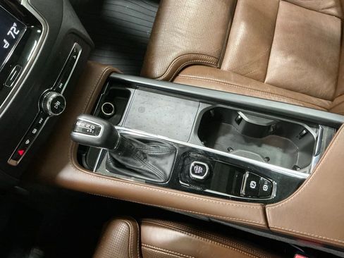 Used 2022 Volvo XC90 T6 Inscription w/ Advanced Package image 13