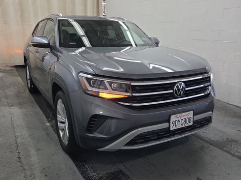 Used 2023 Volkswagen Atlas Cross Sport SE image 2