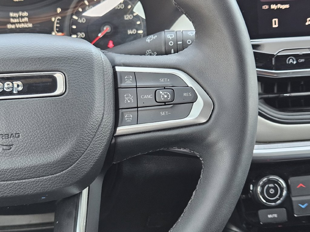 Used 2025 Jeep Compass Limited AWD/4WD image 30
