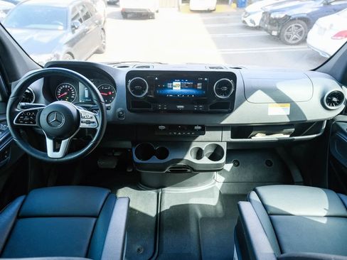 Used 2024 Mercedes-Benz Sprinter 2500 image 13