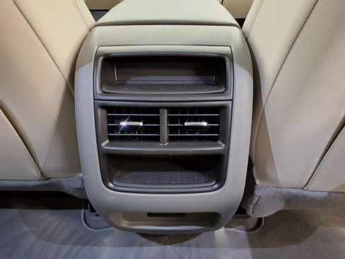 Certified 2025 Cadillac XT5 Premium Luxury w/ Technology Package AWD/4WD image 15