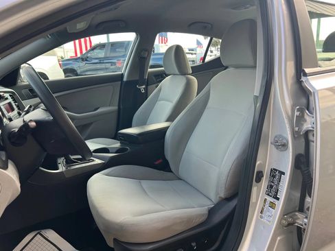 Used 2012 Kia Optima LX w/ Convenience Pkg FWD image 10