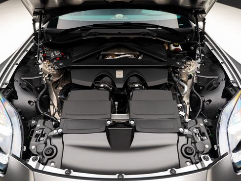 Used 2025 Aston Martin V8 Vantage Coupe RWD image 68