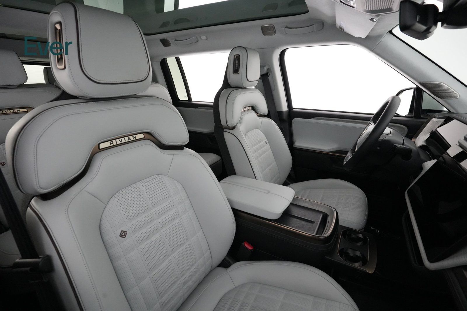 Used 2025 Rivian R1S Premium Dual AWD/4WD image 23