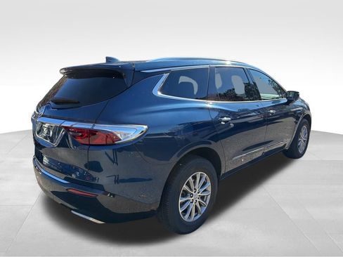 Used 2023 Buick Enclave Essence image 5