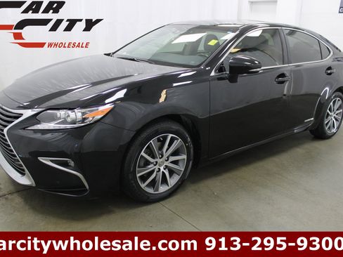 Used 2018 Lexus ES 300h image 1