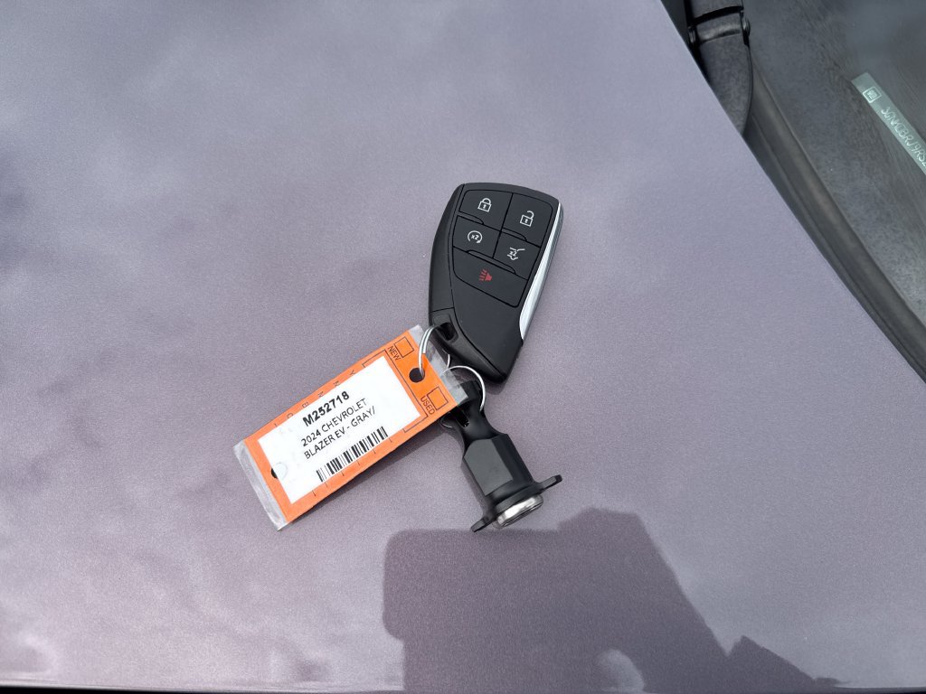 Used 2024 Chevrolet Blazer EV LT AWD/4WD image 26